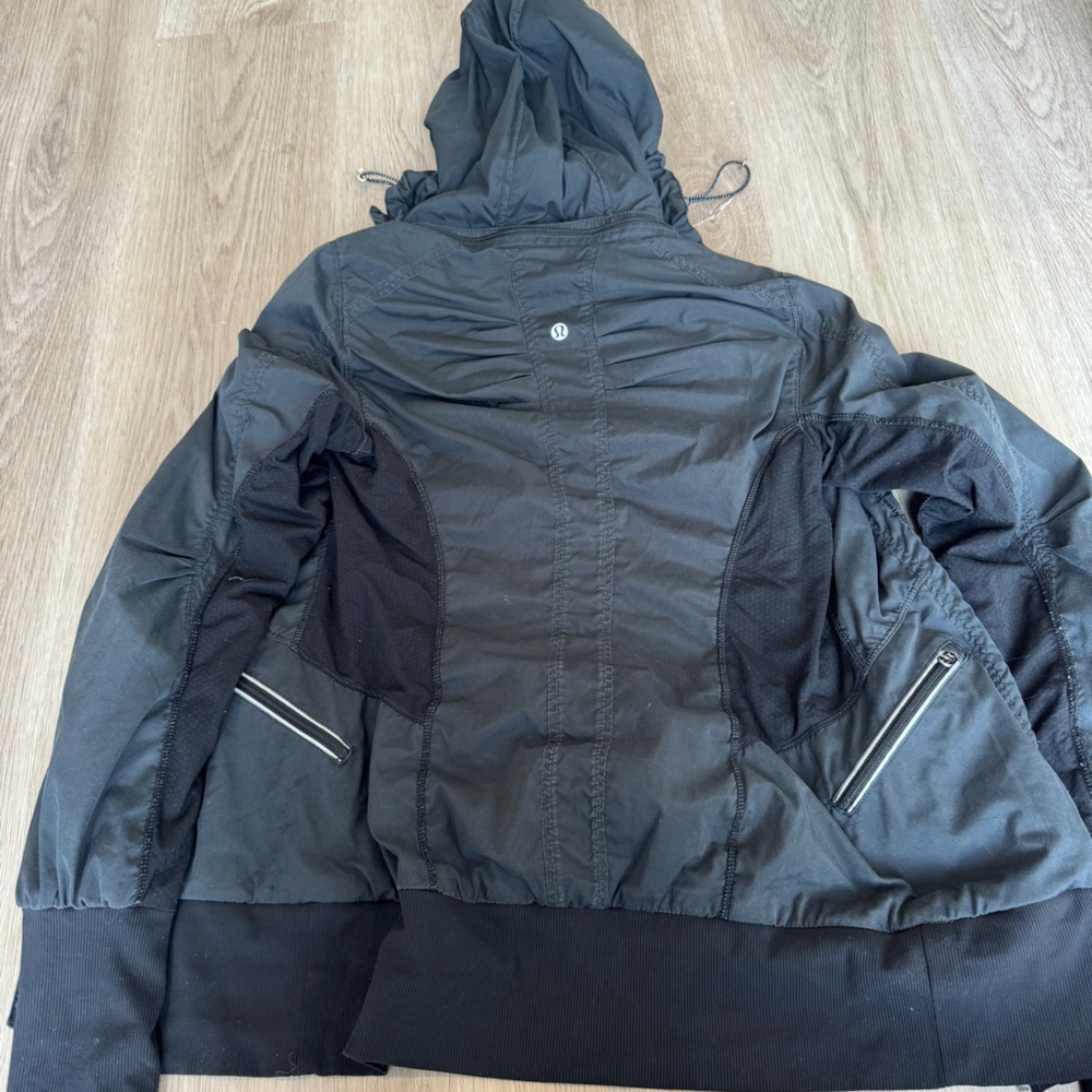 Lululemon Black Run: Back On Track Jacket Full Zip Performance Running Size 4 - Picture 6 of 6